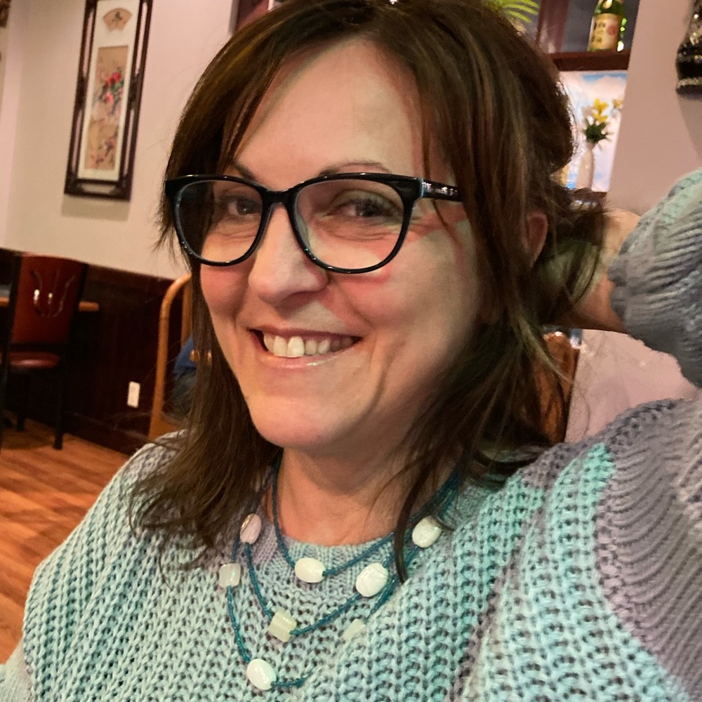 Meet your Posher, Simona